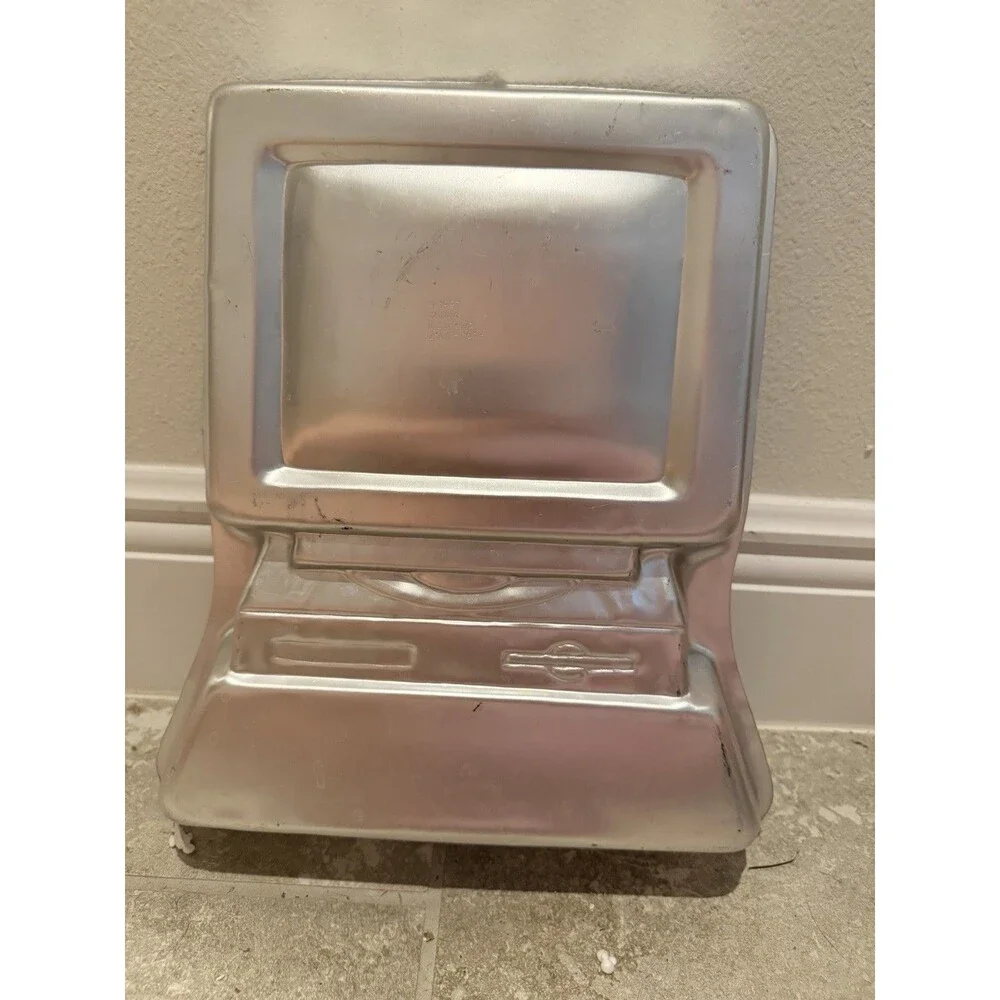 Vintage Wilton 1997 Desktop Computer Cake Pan Mold 2105-1519